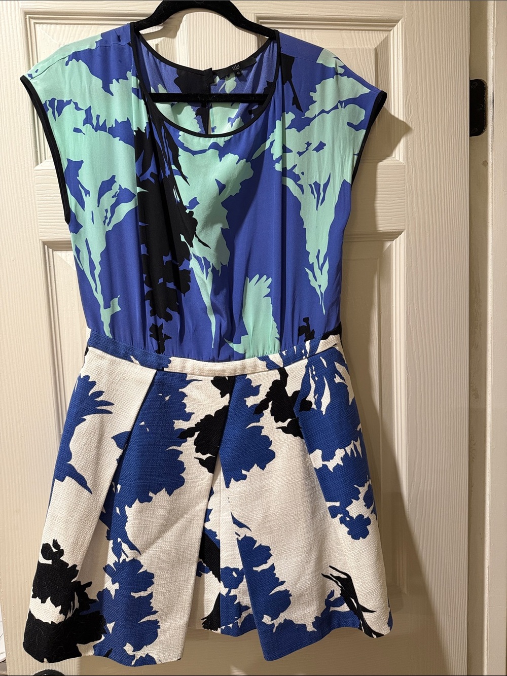 Tibi Floral Cap-Sleeve Mini Dress with Open Back Detail Size 10